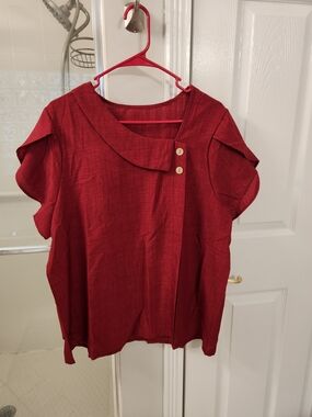 Red Short-Sleeve Button Accent Blouse 1XL
